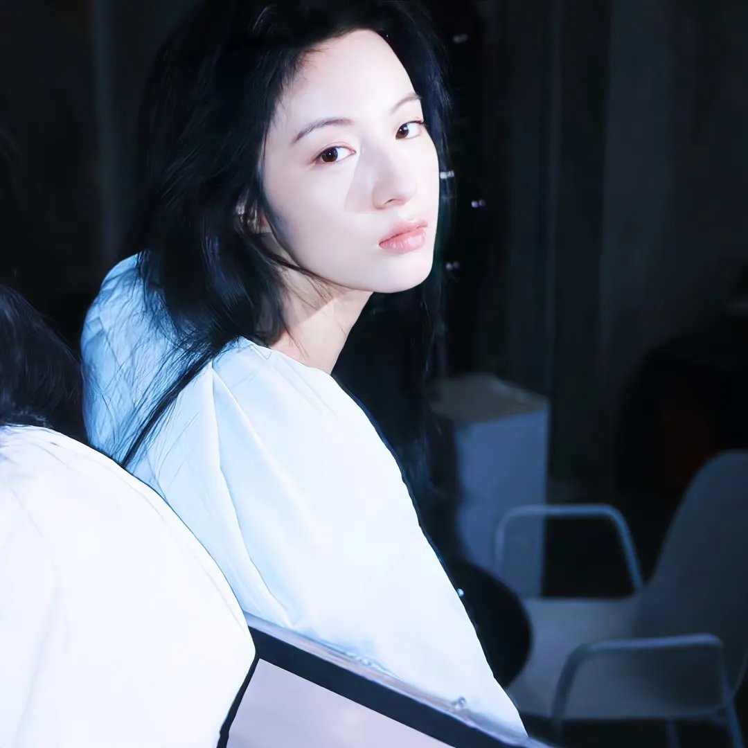 天使夜惊情 焦点封面
